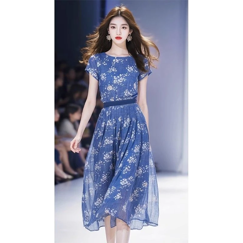 法式气质名媛高端女神范高级感别致绝美蓝色碎花雪纺连衣裙子女夏