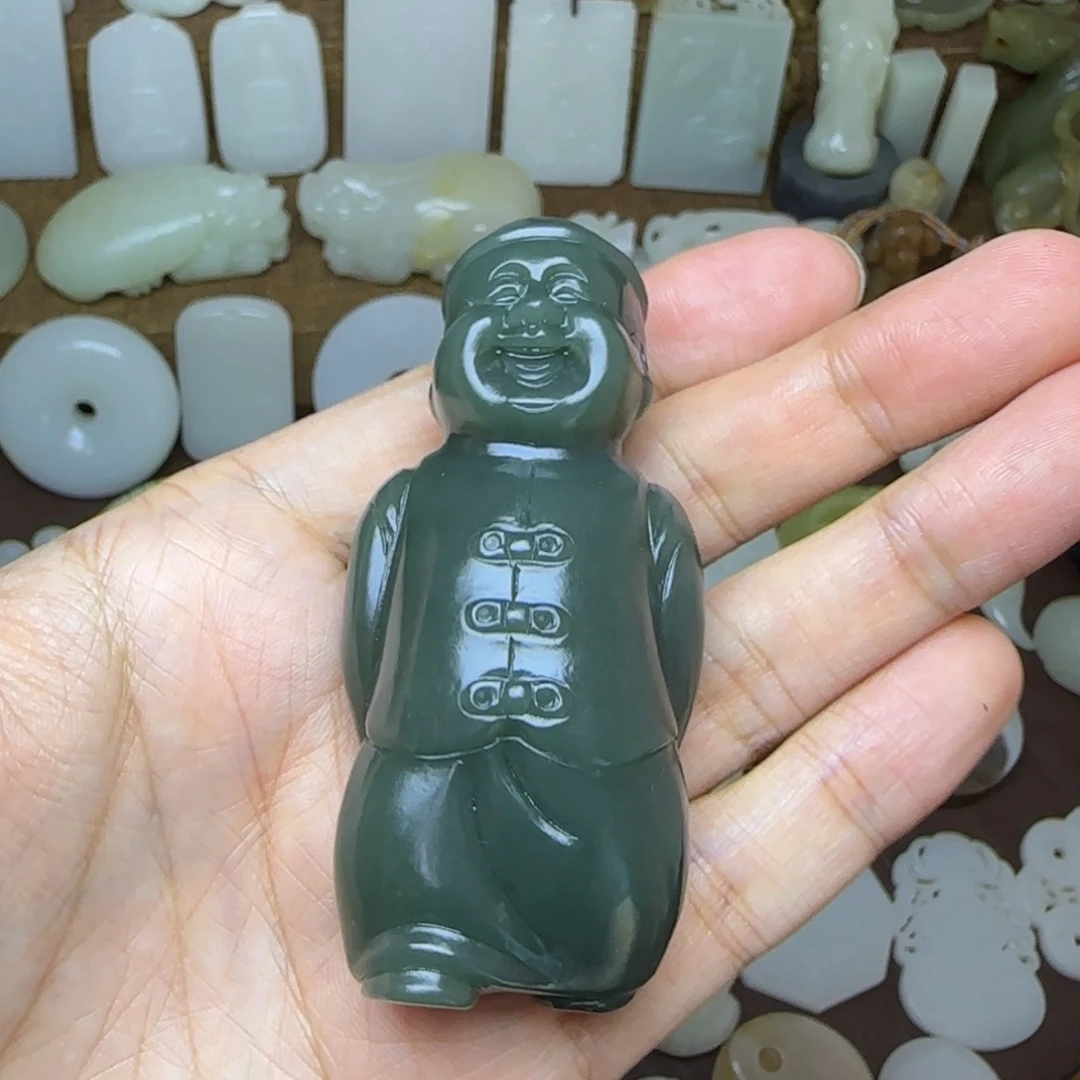 和田玉未镶嵌挂件地主