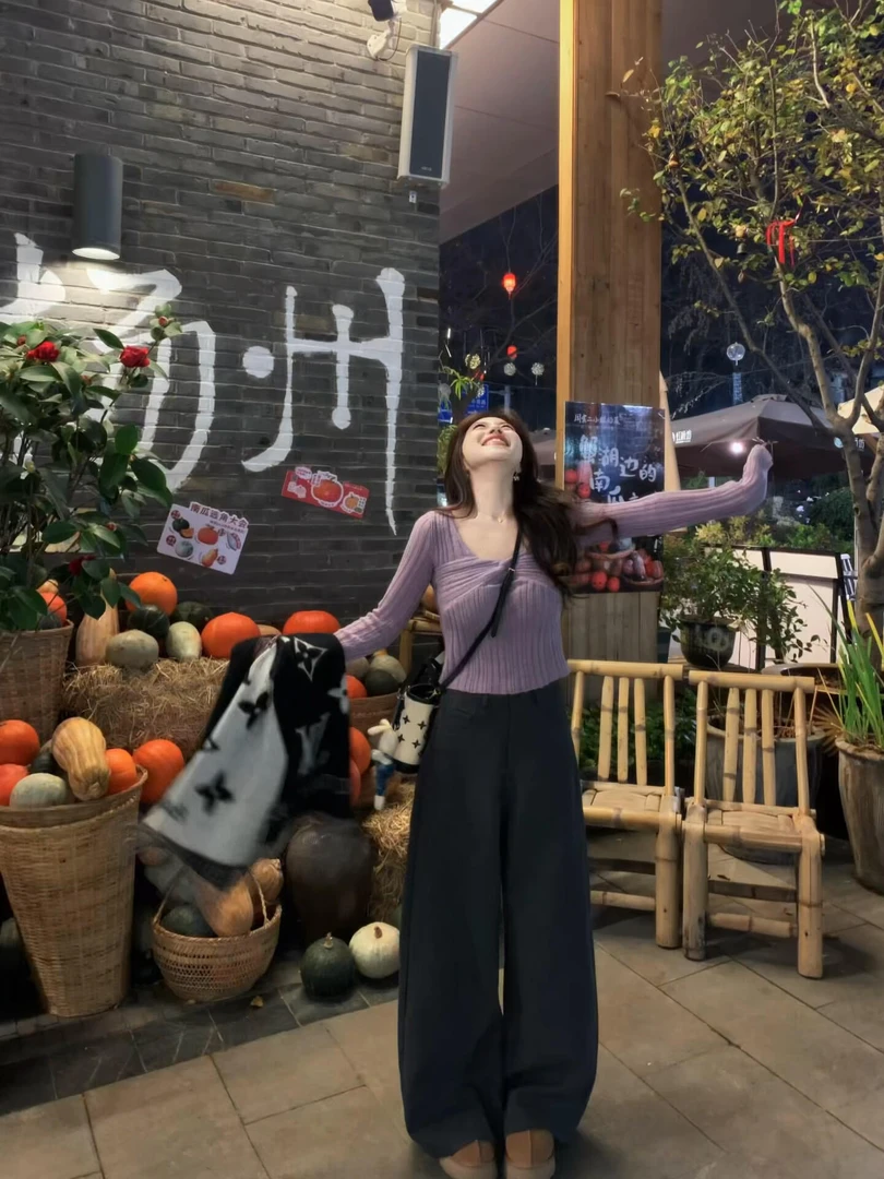 春秋新款潮牌女装法式氛围感扭结短款长袖针织衫高腰阔腿裤套装