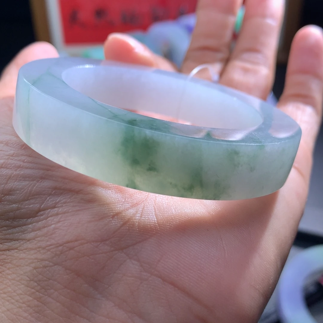 珍***多定制翡翠未镶嵌翡翠