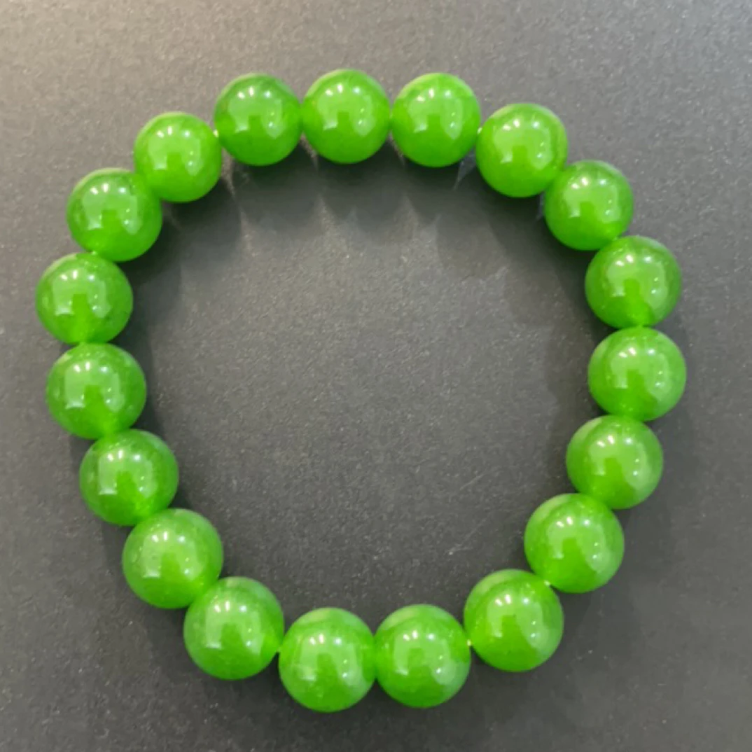 87  卡10绿色手串