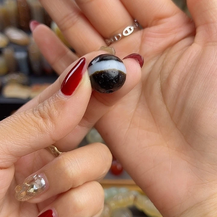 玛瑙手饰未镶嵌一**海珠子