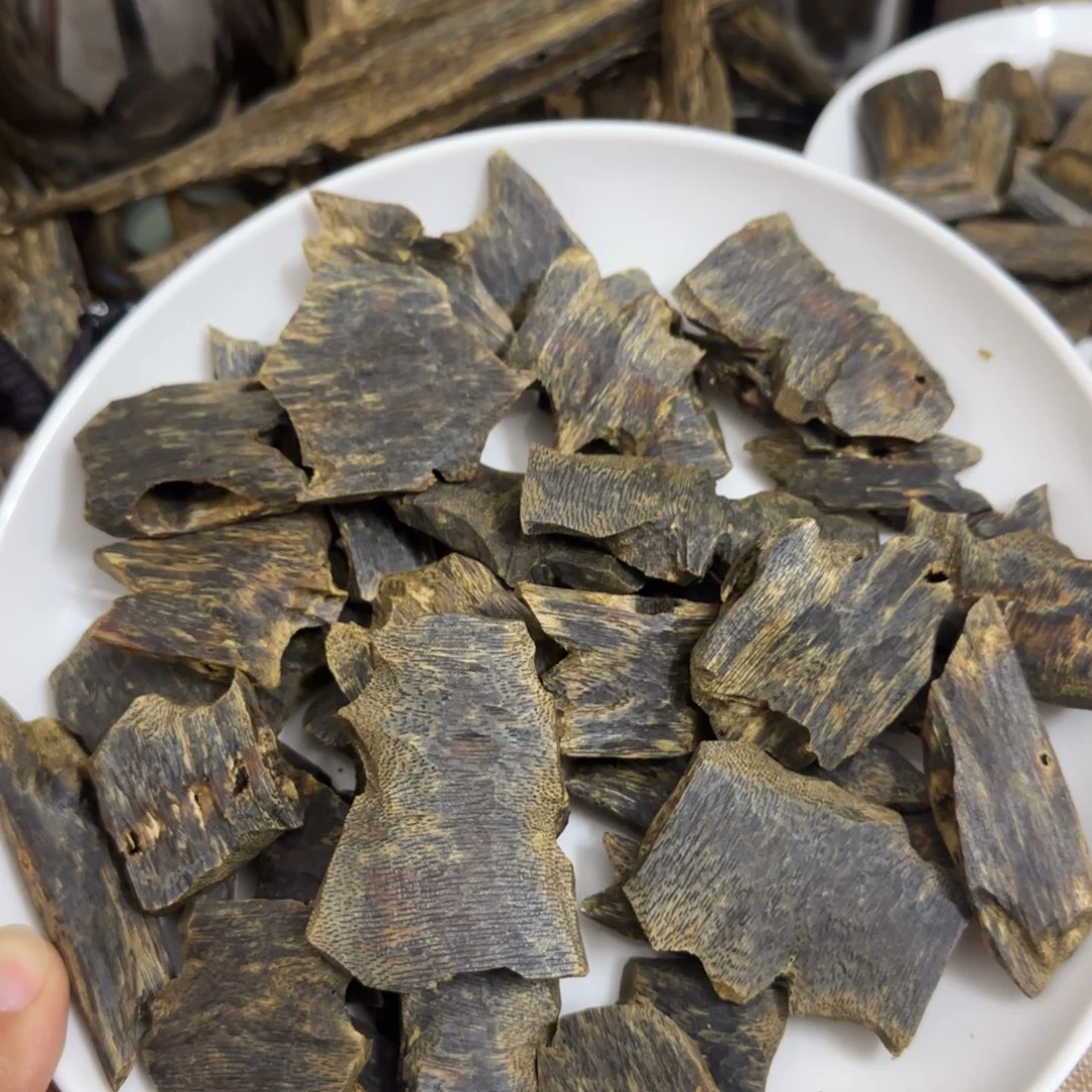 沉香碎屑沉香海南绿棋楠沉香高油块料20克