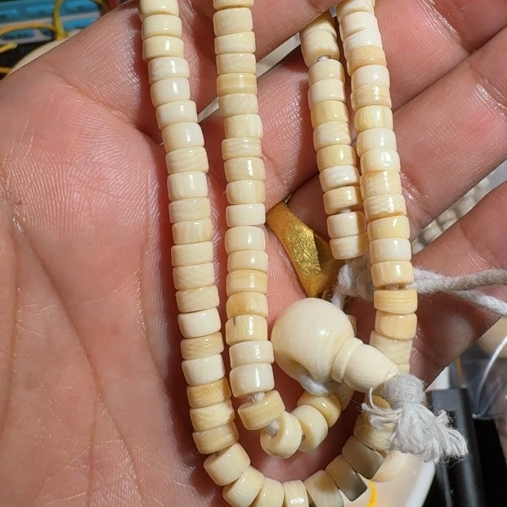 陈***盏吊坠菩提根/象牙果
