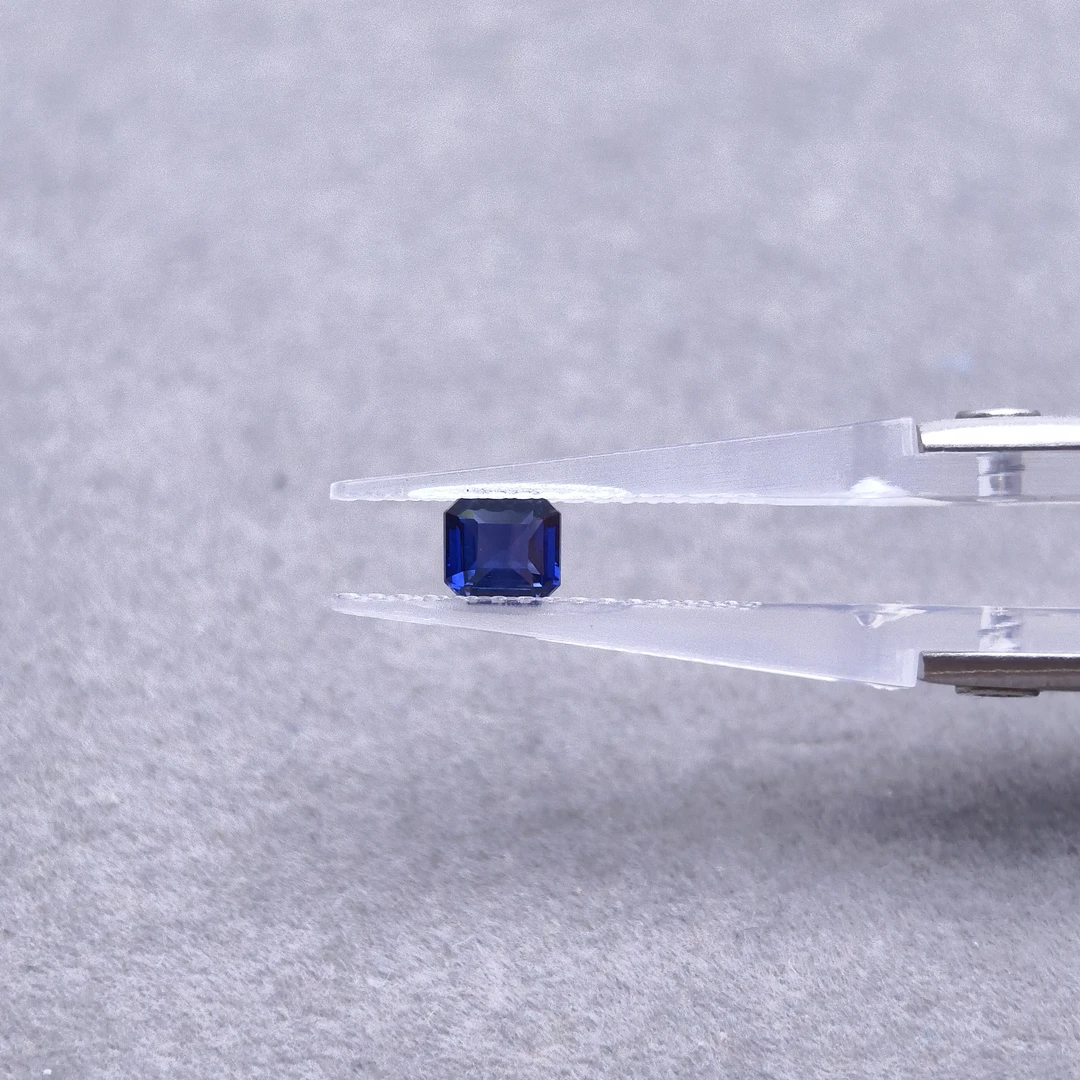 RBvvN 蓝宝石-0.69ct（01011403）0220