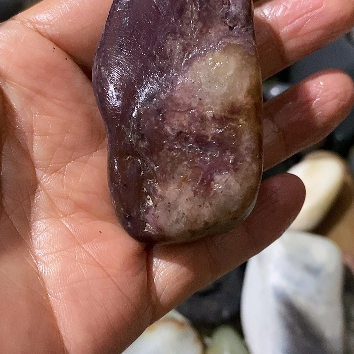 寒***隐未镶嵌和田玉（糖玉）挂件