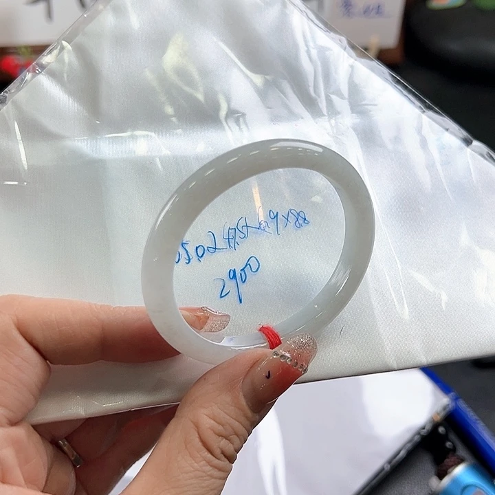 翡翠手镯（贵妃镯）未镶嵌白月光