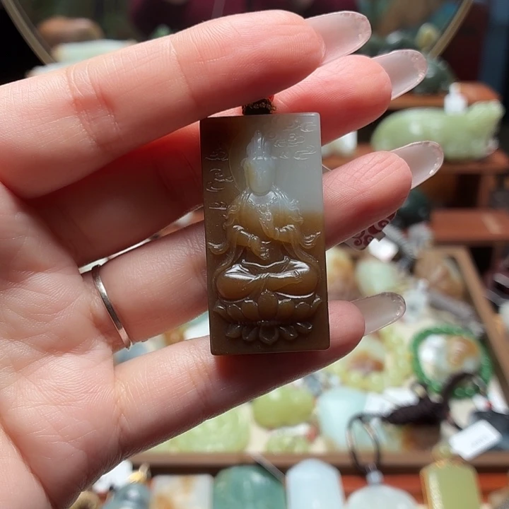 和田玉未镶嵌颈饰