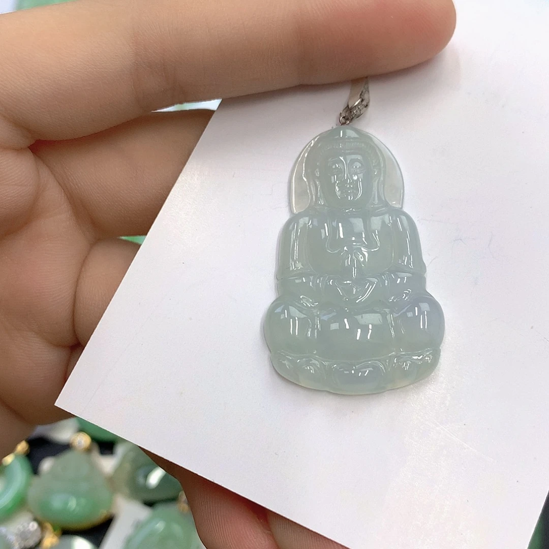 翡翠18K金镶嵌颈饰翡翠