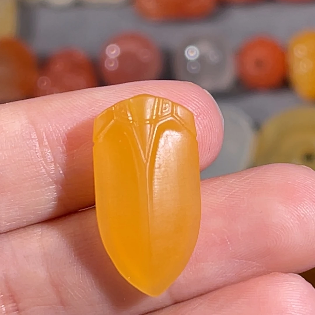 石英质玉（黄龙玉）未镶嵌一鸣惊人11.2x6.7x21.7m