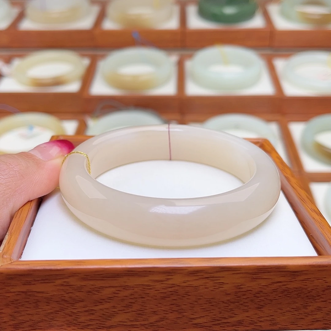 和田玉手镯未镶嵌58.8