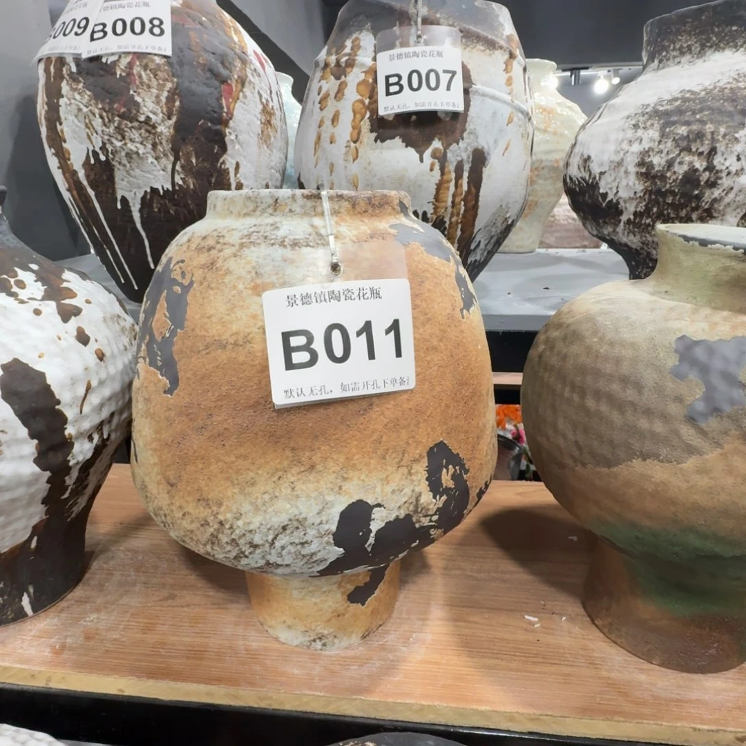 沛***妈摆件景德镇高温花瓶编码b011高34口12默认无孔