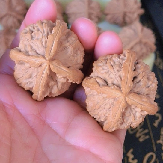 文玩核桃把件臻**食玉玺四棱