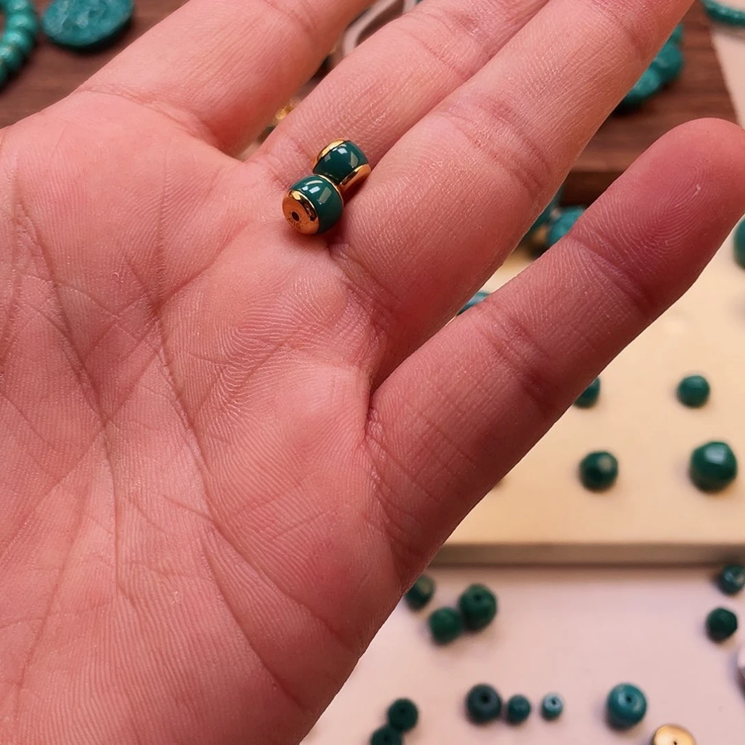 绿松石颈饰未镶嵌