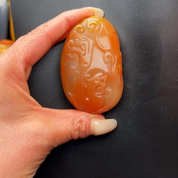 石英质玉黄蜡石手把件未镶嵌明**性