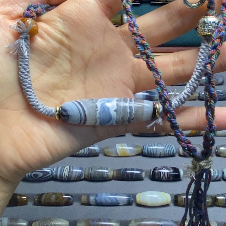 玛瑙/玉髓合金藏风蓝沁海浪花