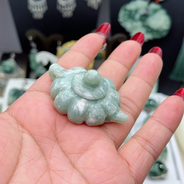 透闪石-蛇纹石玉未镶嵌手把件