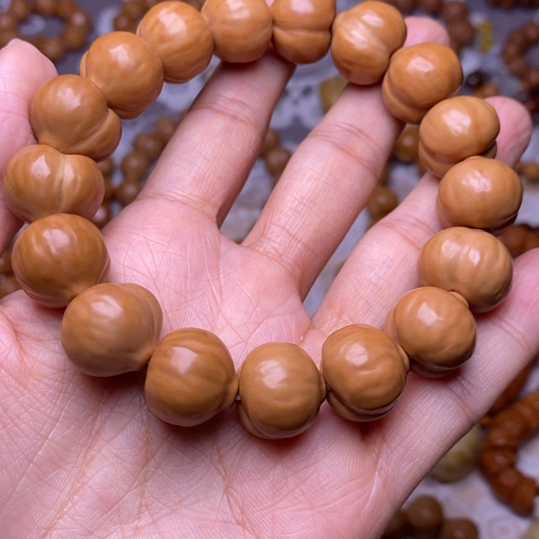 把件猴头核桃柯基屁桃