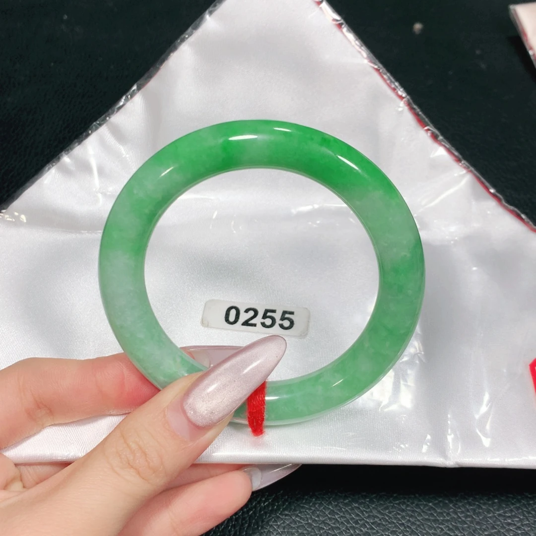 翡翠未镶嵌手镯（圆镯）0255-04