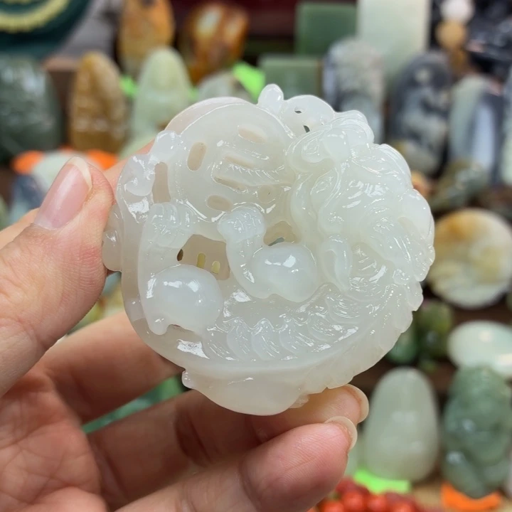 和田玉未镶嵌颈饰