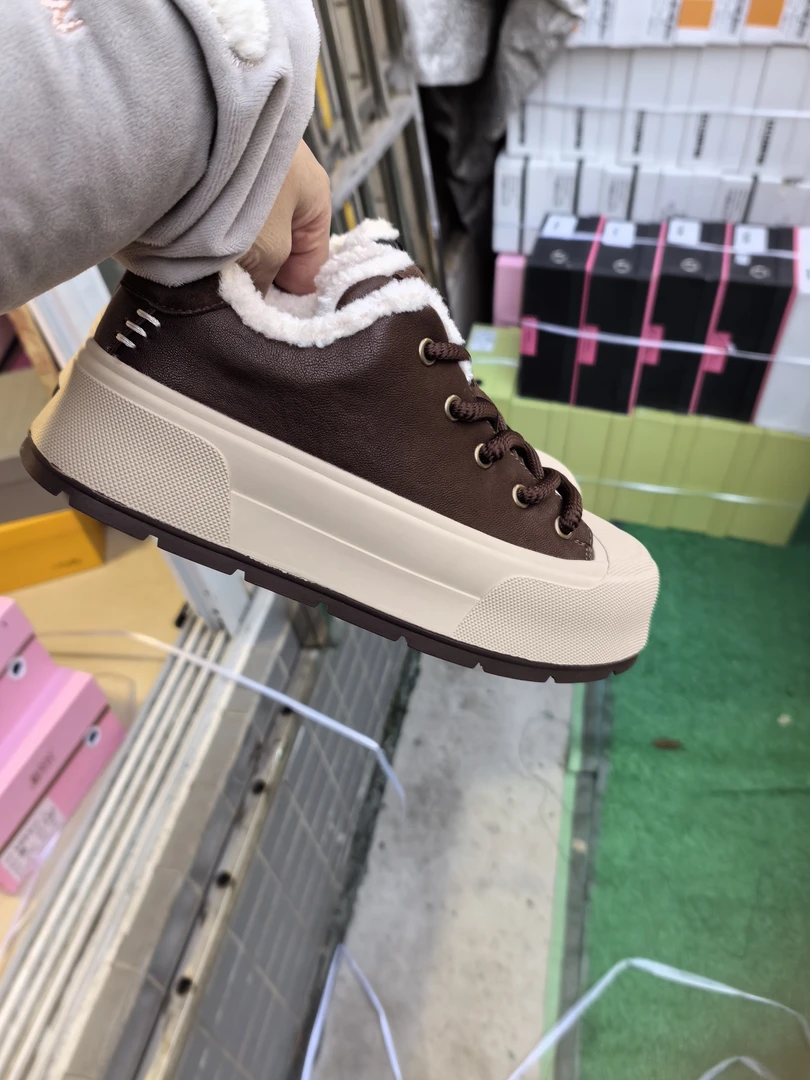 诗涵家 真皮厚绒丑萌板鞋5993