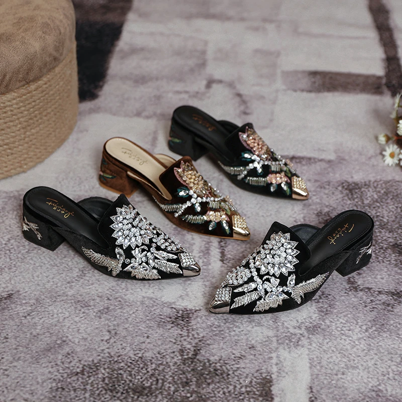 2025高跟粗跟日常气质百搭包头拖休闲尖头复古刺绣春季时尚女鞋