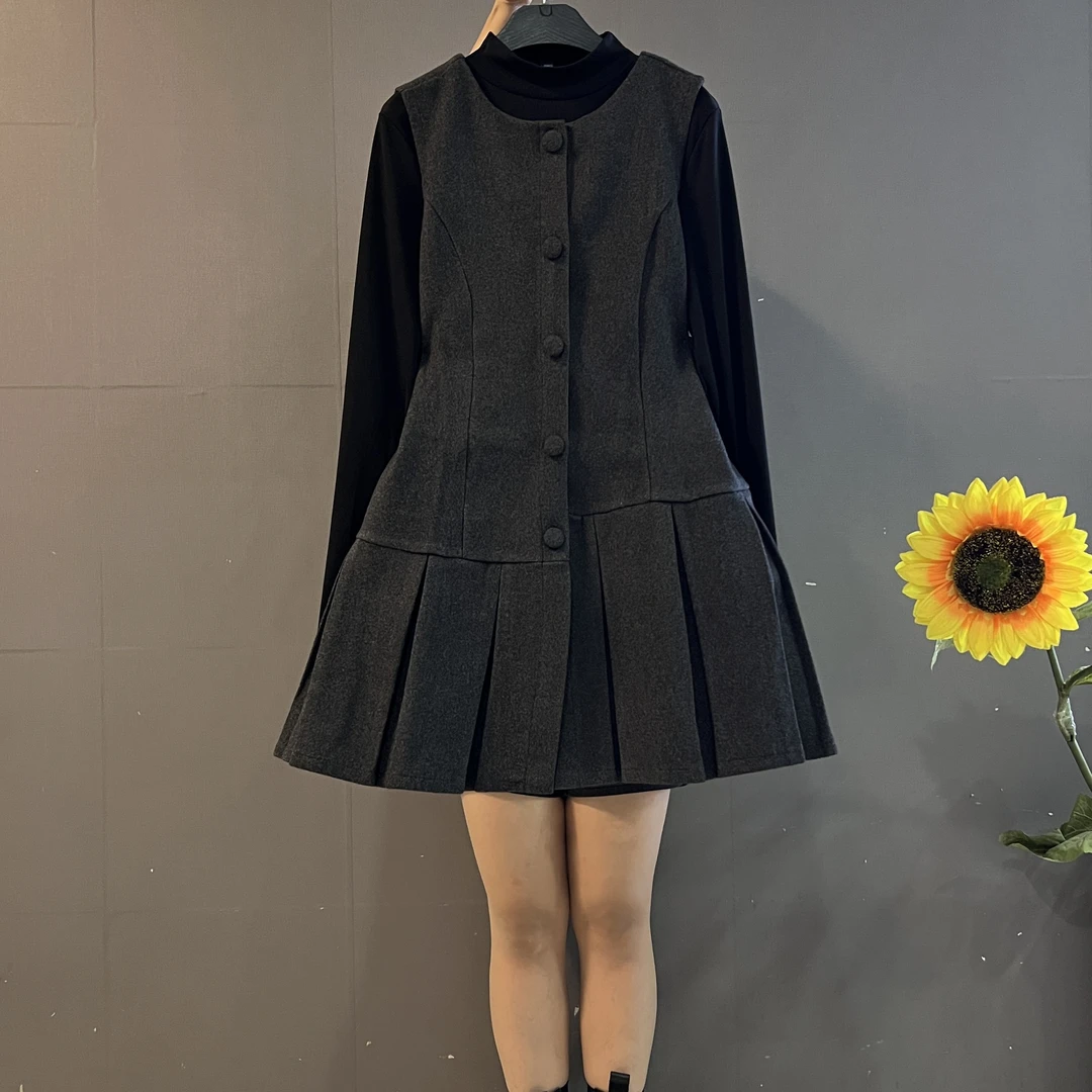 欧货新款大码女装时尚减龄两件套高级感显瘦打底衫砍袖百褶裙