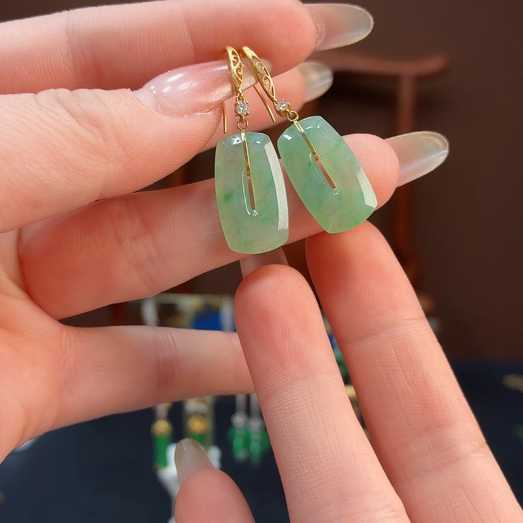 翡翠18K金镶嵌耳饰