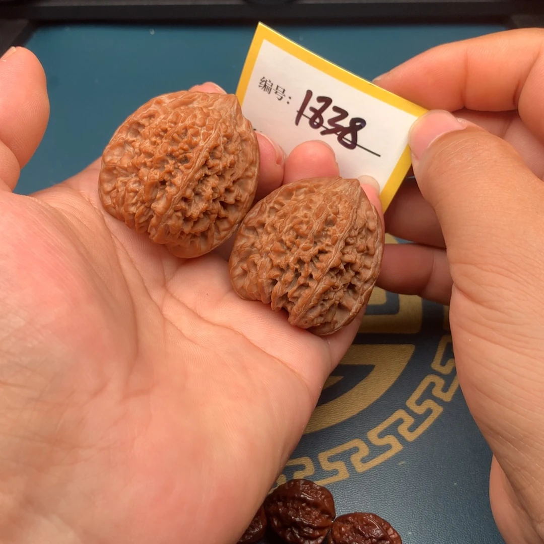 一***瓜文玩核桃把件百花山1838