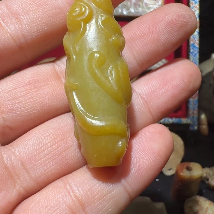 蘇***廬和田玉（糖玉）未镶嵌颈饰