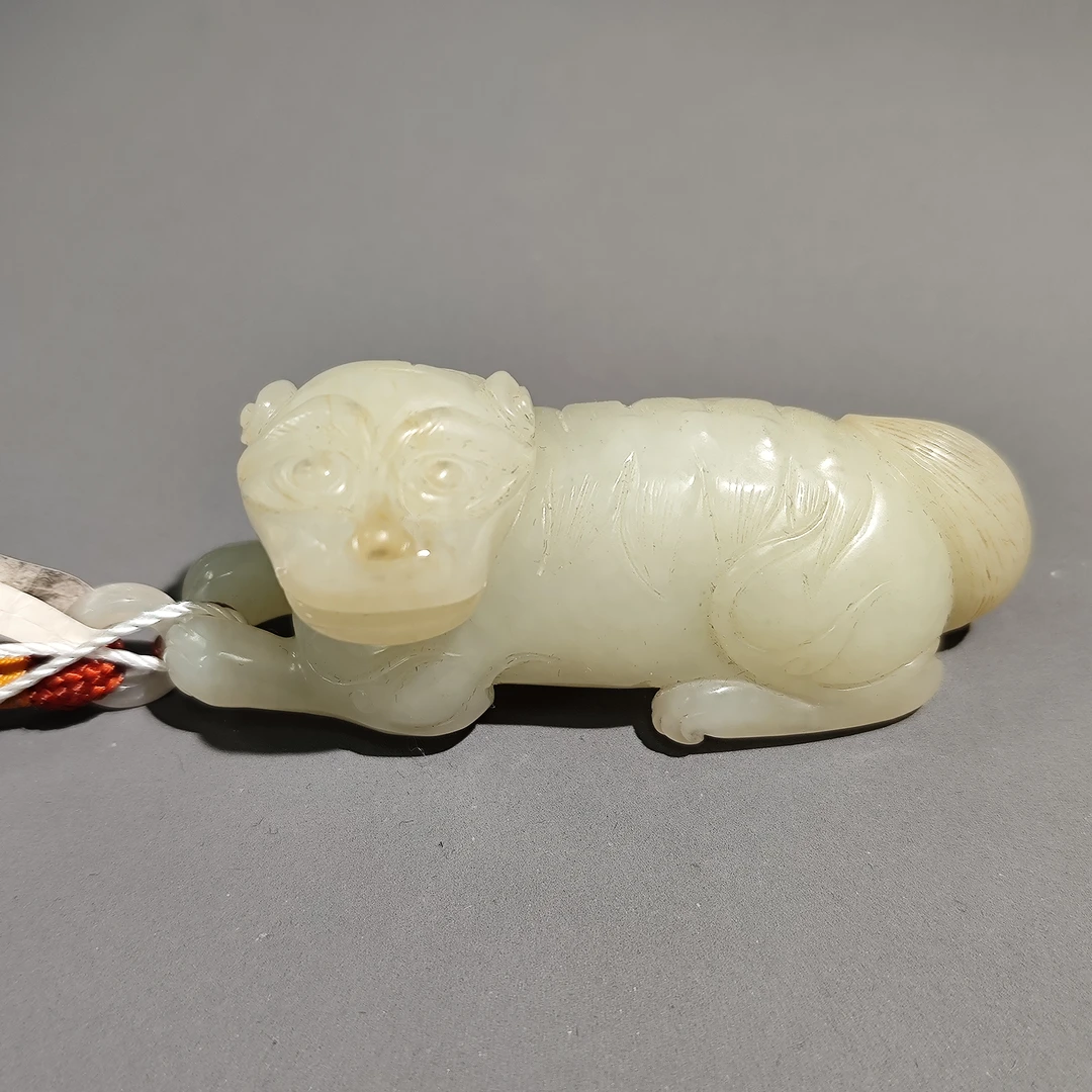 清代和田玉貔貅把件