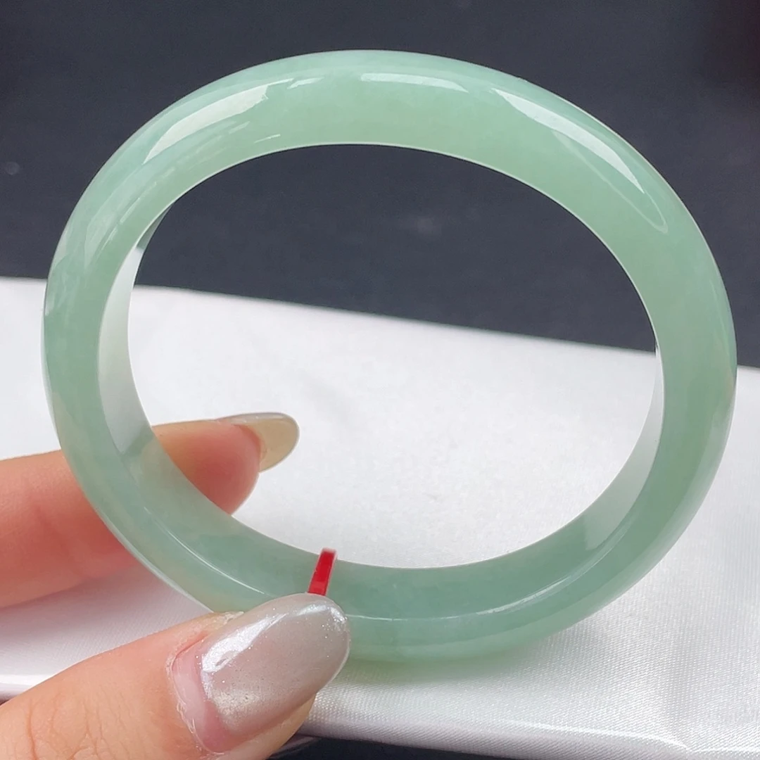 翡翠未镶嵌手镯57贵妃