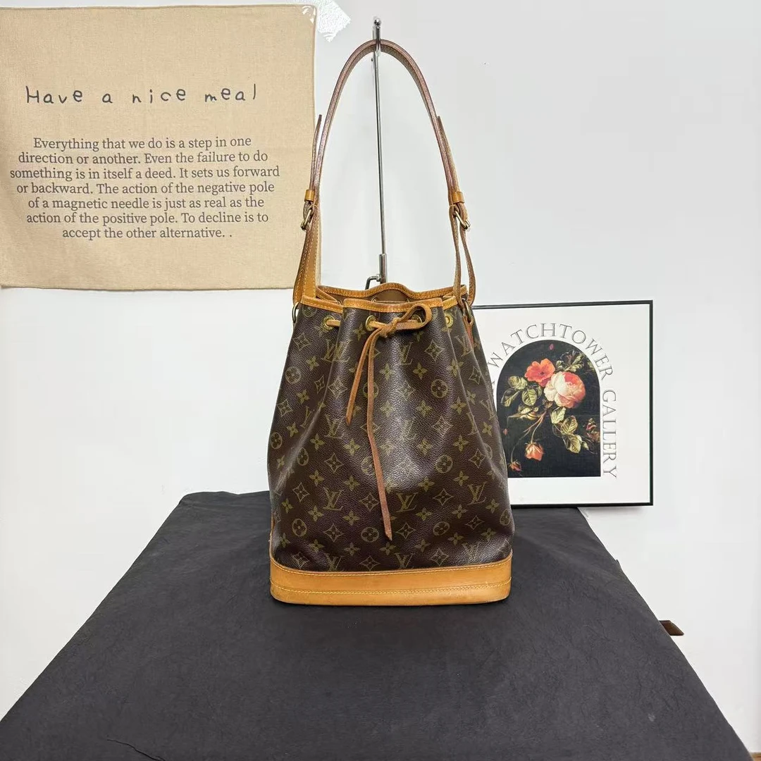 95新 LouisVuitton/路易威登 lv老花抽绳水桶/手提包/斜挎包