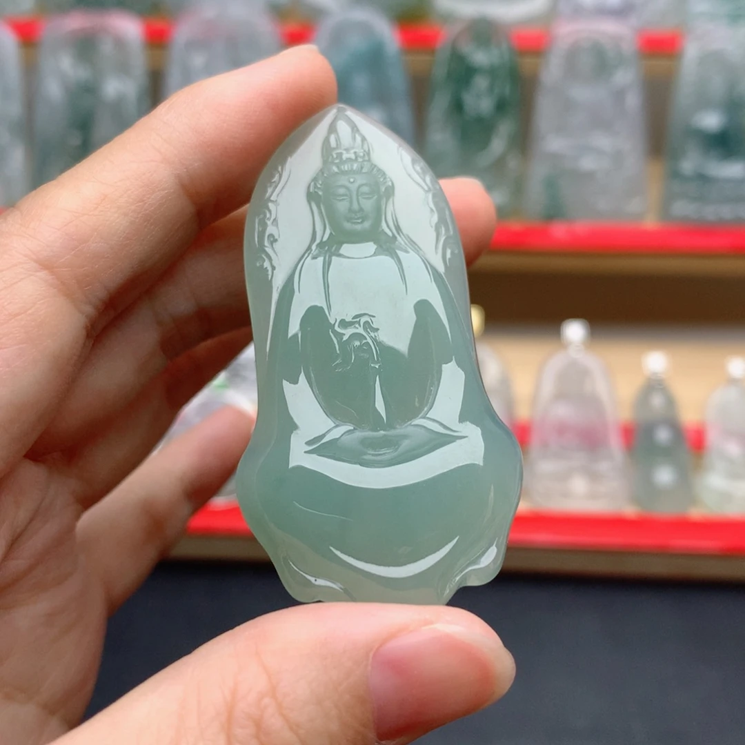 翡翠未镶嵌颈饰素衣
