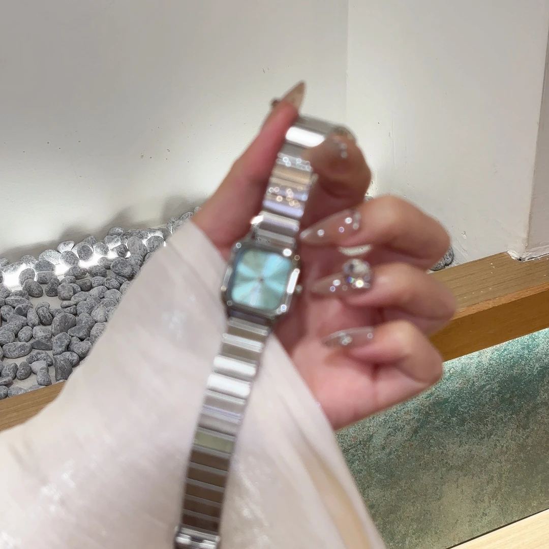 手表女高级感小表盘学院风森女系学生冷淡风轻奢小众手表石英表女