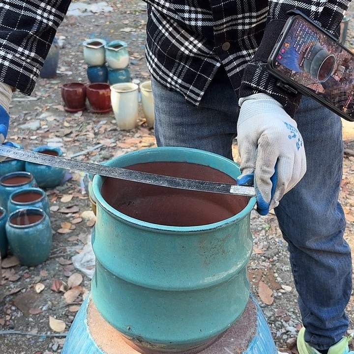 高度23厘米口21厘米