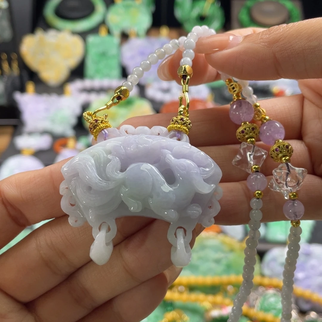 翡翠未镶嵌颈饰待编织