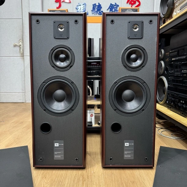 8新 JBL 3900八寸落地音箱一对，正常使用，运费自理