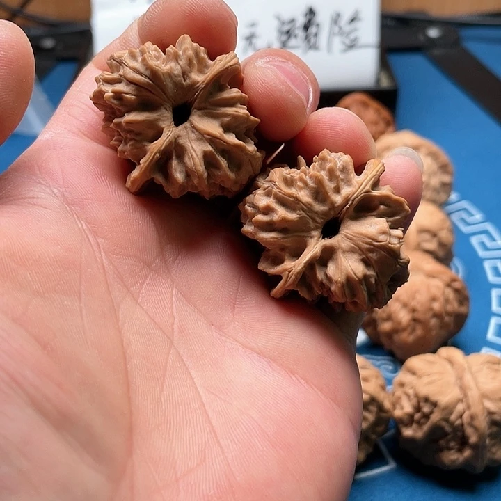 文玩核桃吊坠马蹄