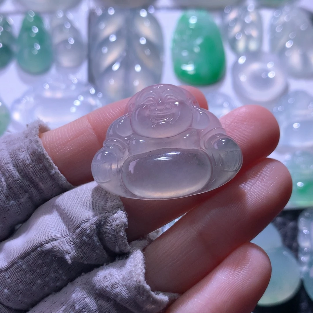 翡翠未镶嵌颈饰佛