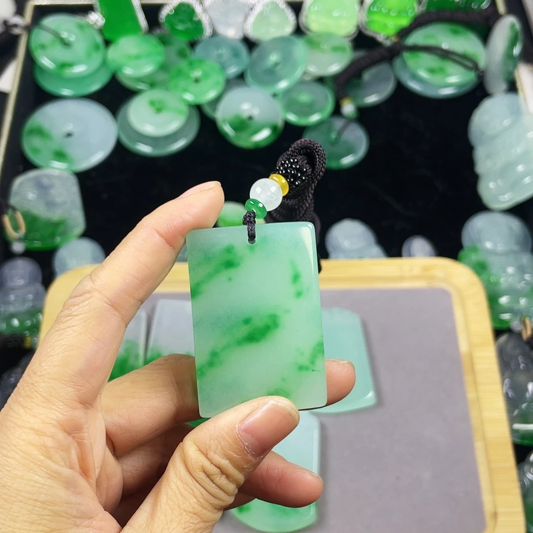 情***、翡翠未镶嵌颈饰吊坠