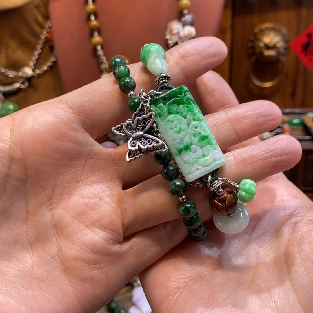 翡翠吊坠(赠链)未镶嵌