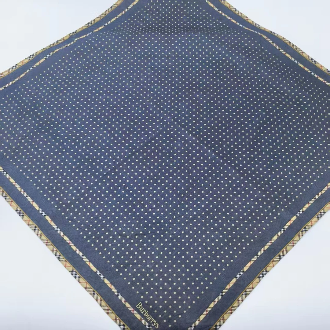 95新 BURBERRY/博柏利  海囤/巴宝莉/丝巾/yy13827