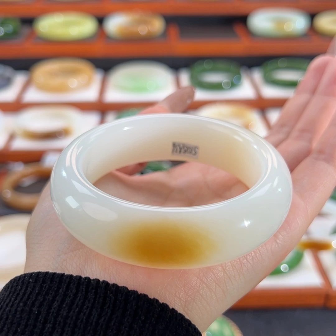 和田玉（糖玉）手镯未镶嵌