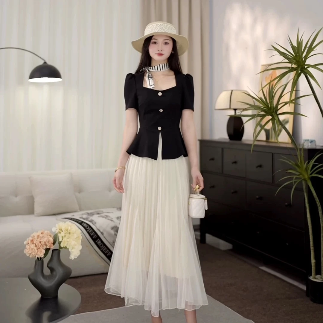 2025年夏季穿搭一整套连衣裙女轻奢高级感超火网纱半身裙两件套