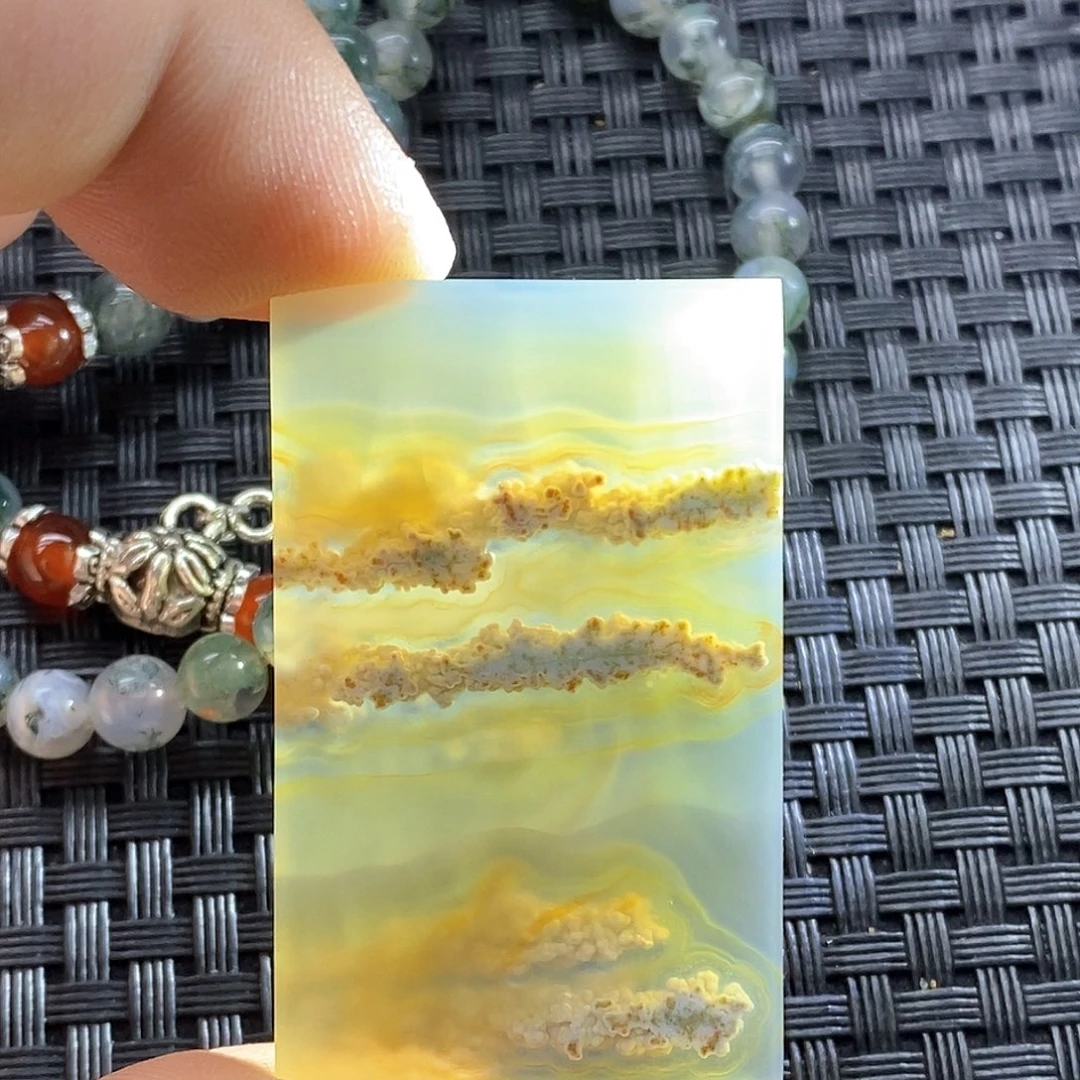 未镶嵌颈饰玛瑙/玉髓伊*三