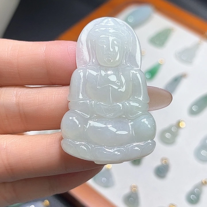 翡翠未镶嵌颈饰观音