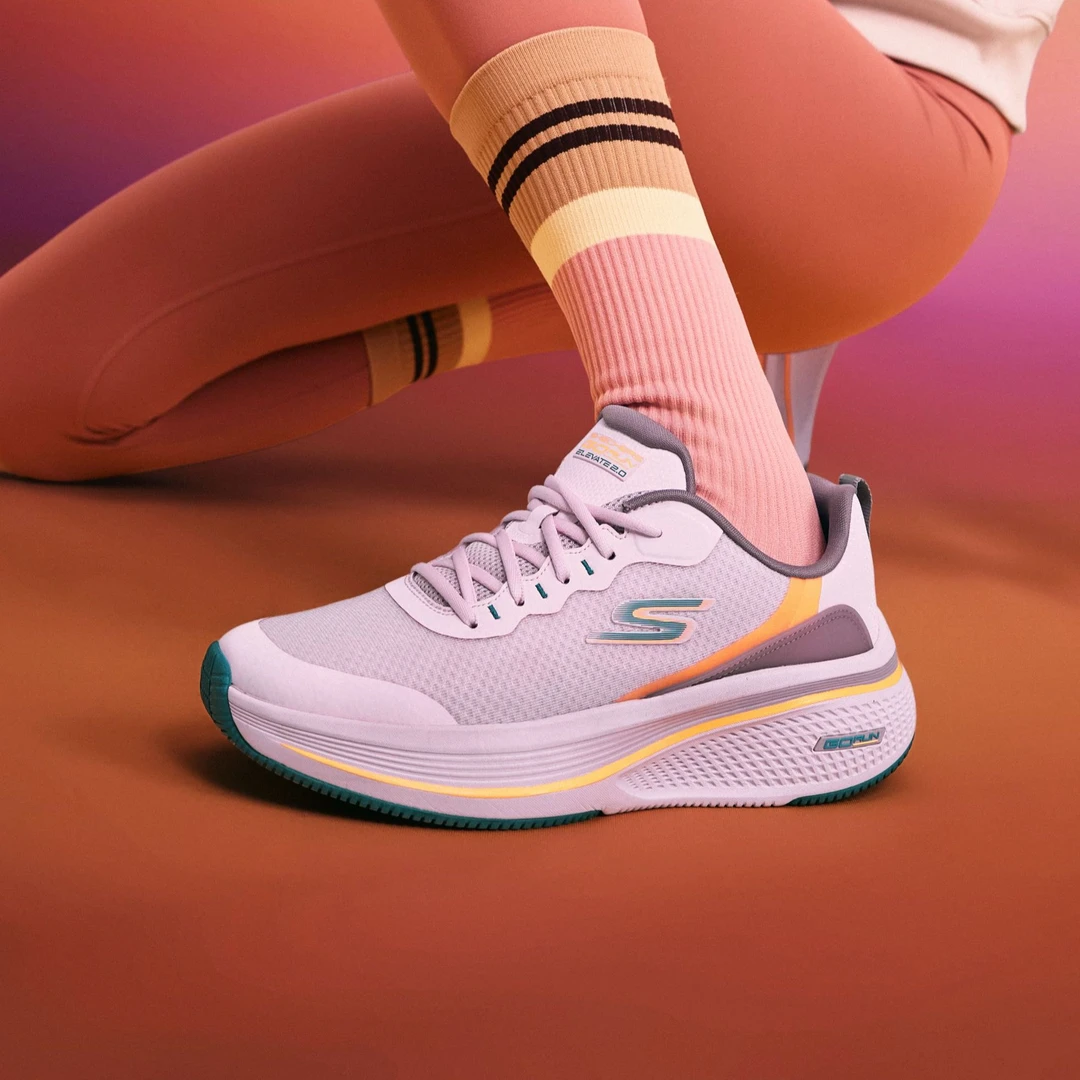 Skechers斯凯奇秋冬女厚底缓震跑步鞋减震回弹休闲运动鞋129002