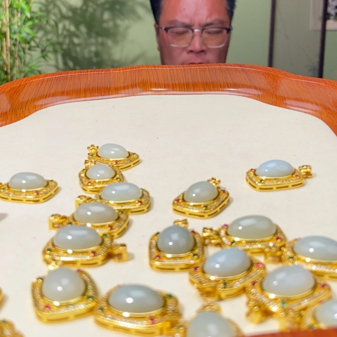 和田玉颈饰未镶嵌多样性发货，发其一