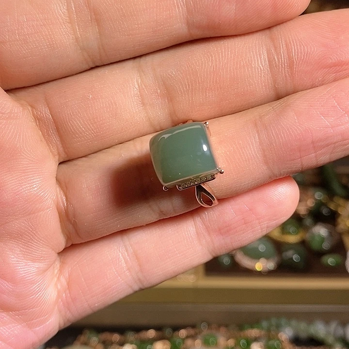 【闪购商品】银S925镶嵌戒指和田玉（碧玉）